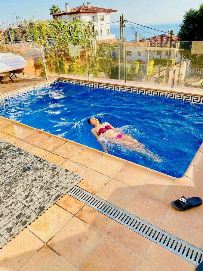 Luxury Villa Investingspain With Sea Views, Pool And Jacuzzi يوريت دي مار المظهر الخارجي الصورة