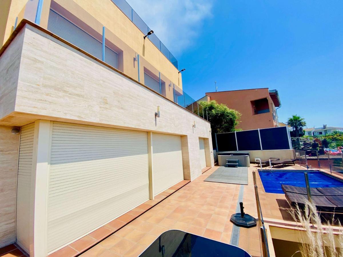 Luxury Villa Investingspain With Sea Views, Pool And Jacuzzi يوريت دي مار المظهر الخارجي الصورة